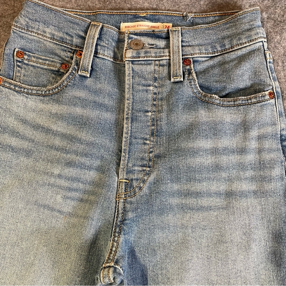 Levi’s Ribcage Straight Leg Ankle Jeans Women’s Size 24 Light Wash Button Fly - Picture 2 of 15